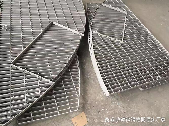 異形鋼格板 異形鋼格板是常規鋼格板的定制化延伸產品,依據實際安裝